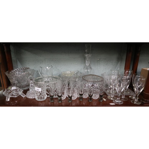 204 - Collection of glass crystal to include animals