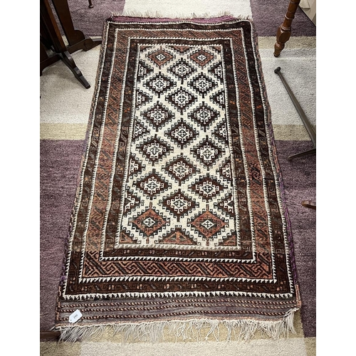 290 - Patterned rug