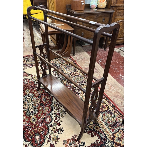 301 - Edwardian towel rail