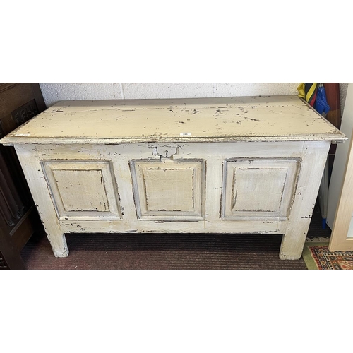 395 - 19thC. painted oak panelled chest - Approx width: 118cm, depth: 49cm, height: 59cm