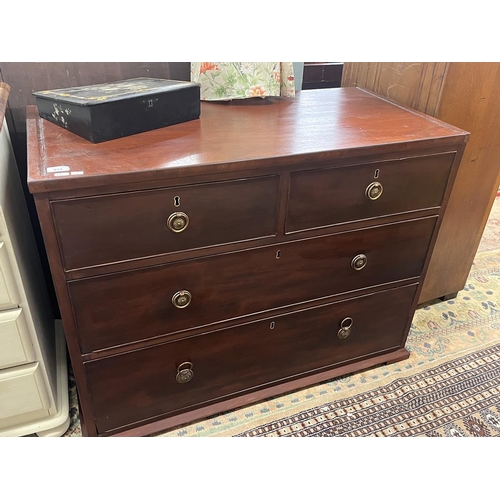 424 - Mahogany 2 over 2 chest of drawers - Approx W: 102cm D: 50cm H: 78cm