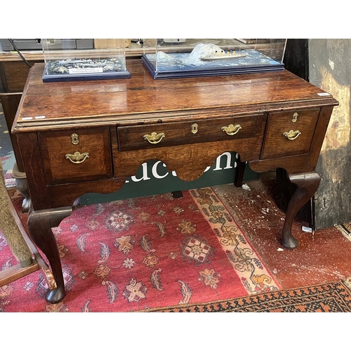 498 - Early oak lowboy with crossbanded drawers - Approx W: 102cm D: 57cm H: 73cm