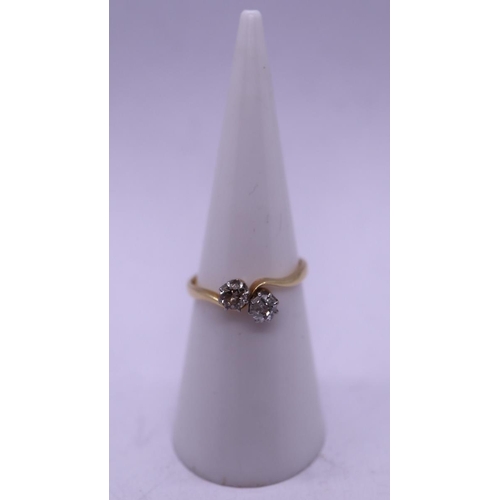 71 - 18ct gold diamond 2 stone set ring - Size L