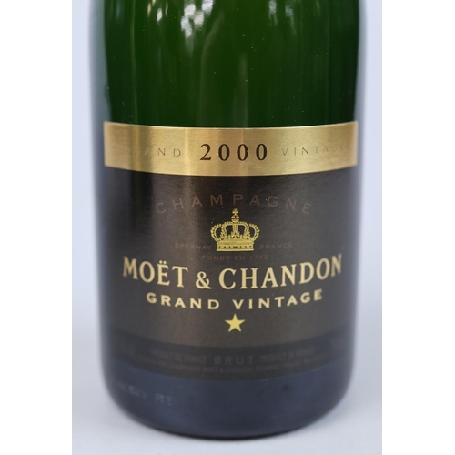 139 - Boxed Moet & Chandon Grand Vintage 2000