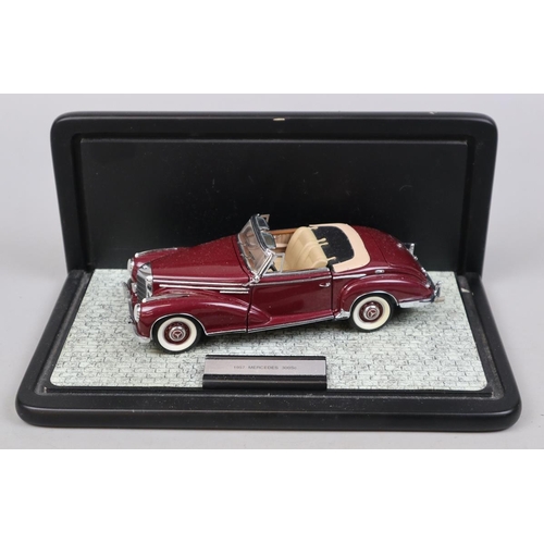 196 - Franklin mint 1:24 scale Mercedes 300SE in show case