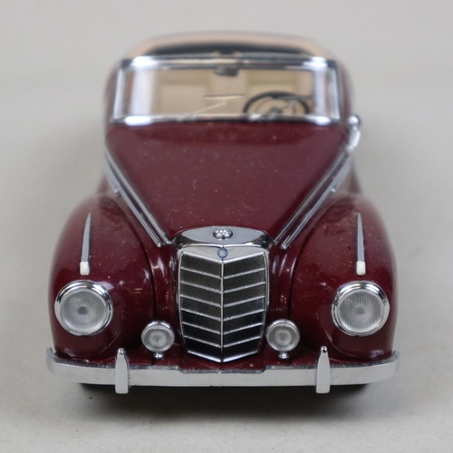 196 - Franklin mint 1:24 scale Mercedes 300SE in show case