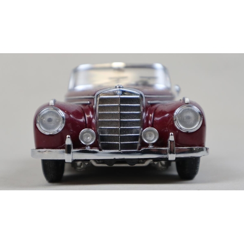 196 - Franklin mint 1:24 scale Mercedes 300SE in show case