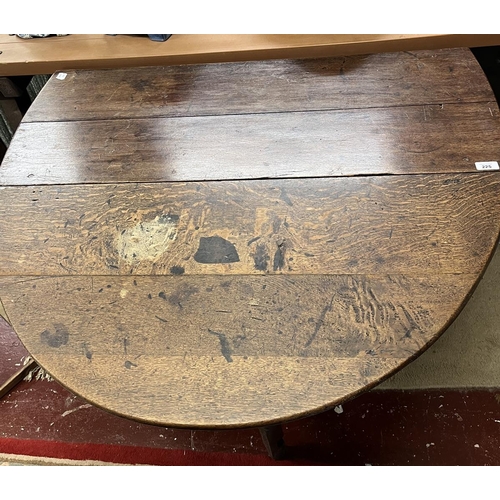 225 - Antique gateleg table