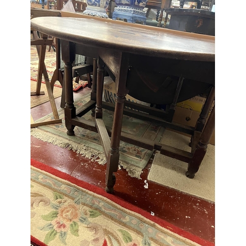 225 - Antique gateleg table