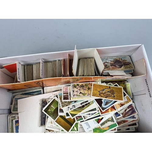 252 - Collection of cigarette cards