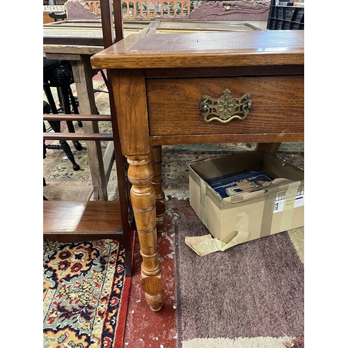 297 - Ladies oak leather topped writing table - Approx W: 79cm D: 44cm H: 75cm