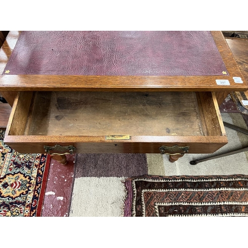 297 - Ladies oak leather topped writing table - Approx W: 79cm D: 44cm H: 75cm