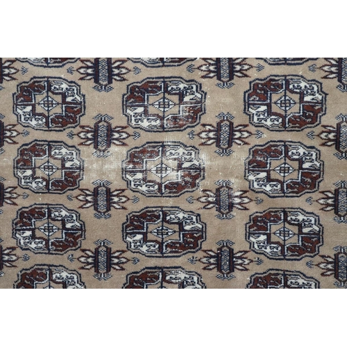 360 - Large patterned rug