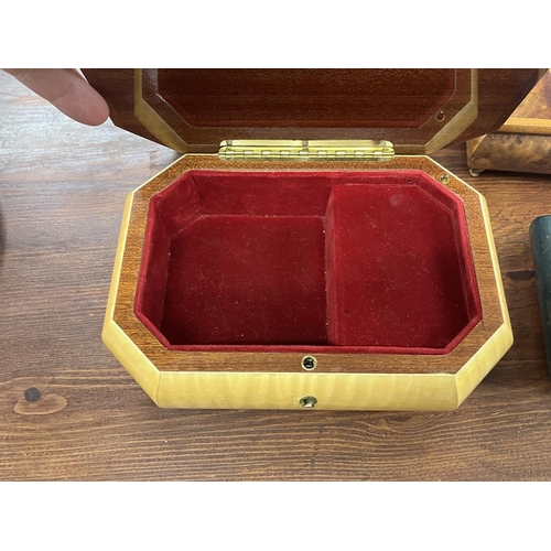 422 - 4 inlaid music boxes