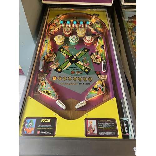 492 - Doozie Zipper Flipper Pinball machine by Williams (with original glass and paint) - In good working ... 