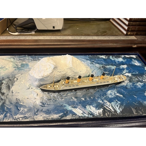 497 - Diorama sinking of the Titanic - white metal model by Albairos