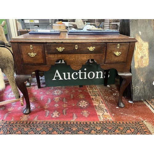 498 - Early oak lowboy with crossbanded drawers - Approx W: 102cm D: 57cm H: 73cm