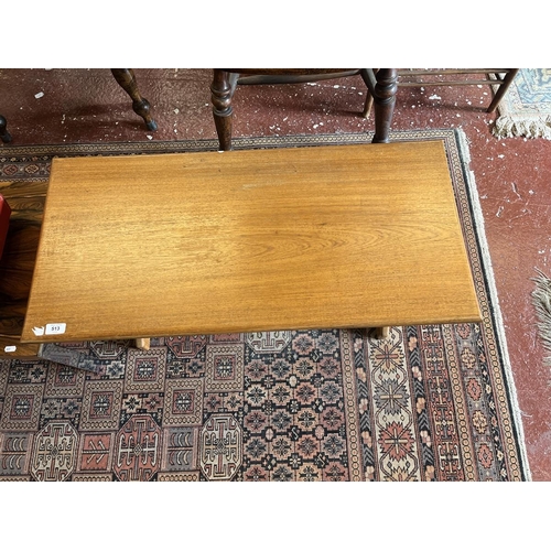 513 - Retro teak coffee table