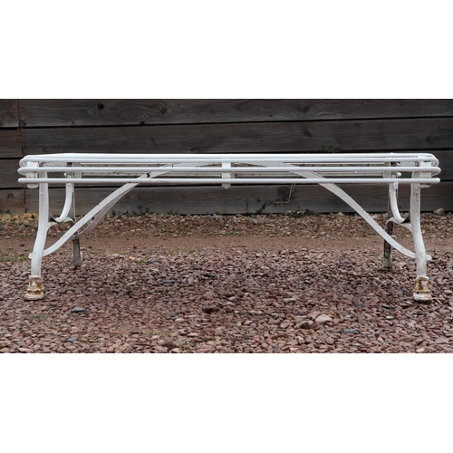 538 - White metal garden bench