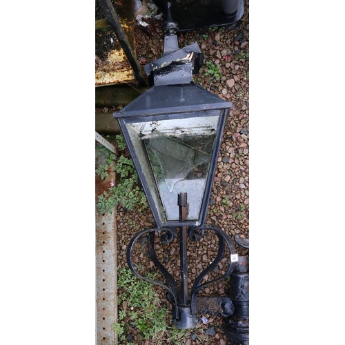 554 - Victorian cast iron street light