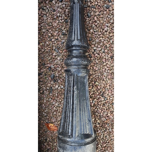 556 - Victorian cast iron street light A/F - Approx height 510cm