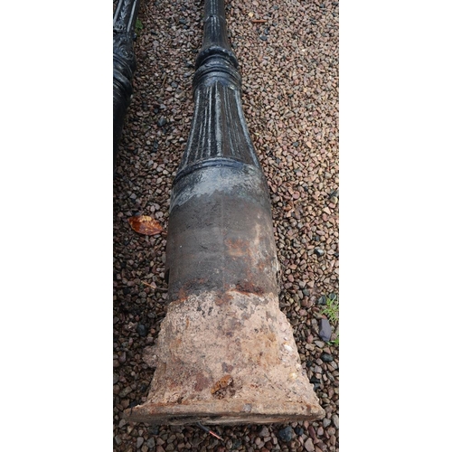 556 - Victorian cast iron street light A/F - Approx height 510cm