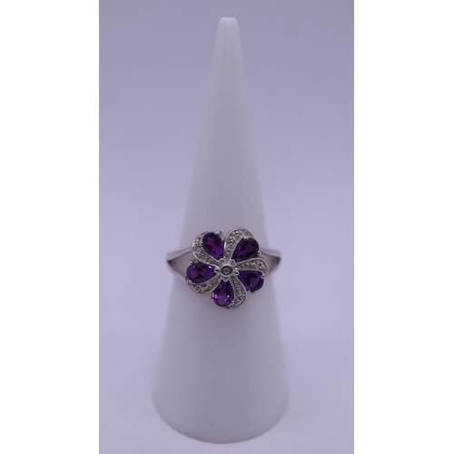 17 - Silver amethyst set ring - Size L