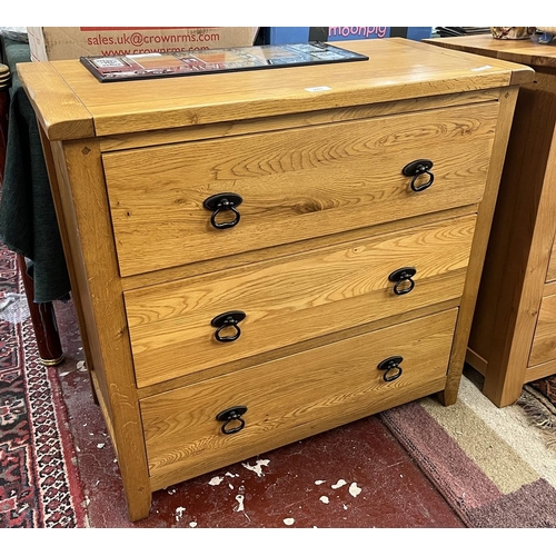 245 - Oak chest of 3 drawers - Approx W: 80cm D: 40cm H: 77cm