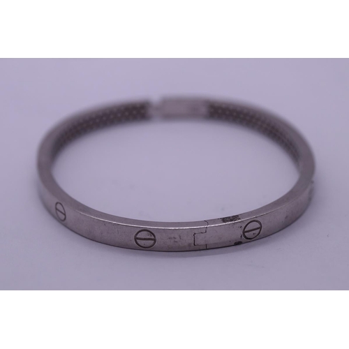 34 - Silver bangle