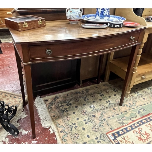 384 - Antique mahogany side table with integrated drawer - Approx W: 91cm D: 51cm H: 75cm