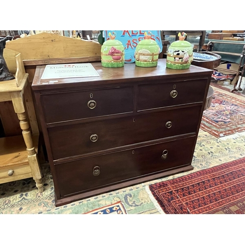 387 - Mahogany 2 over 2 chest of drawers - Approx W: 102cm D: 50cm H: 78cm