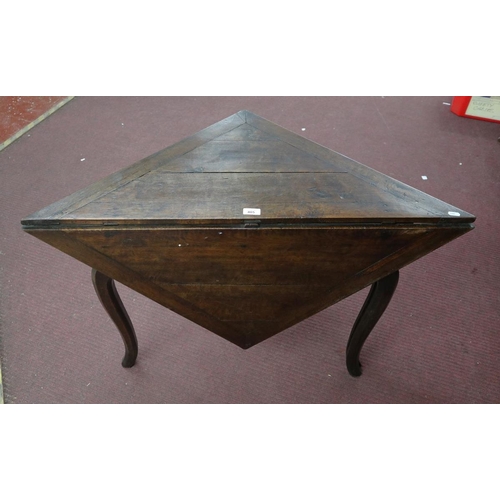 405 - 18thC French envelope table - Approx L: 72cm W: 72cm H: 70cm