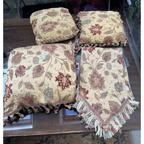 432 - Collection of cushions together with a table runner