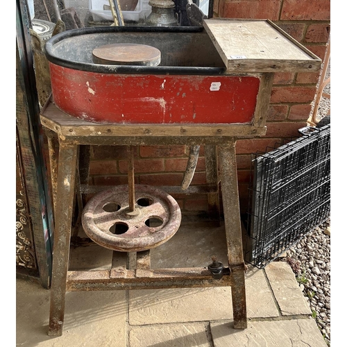 471 - Vintage Potter's wheel with accessories