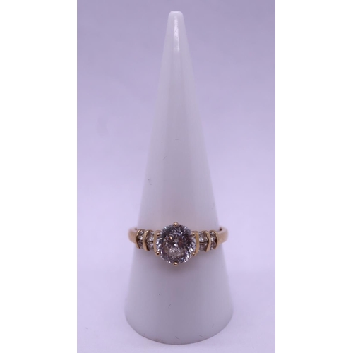 85 - 14ct gold stone set ring - Size R