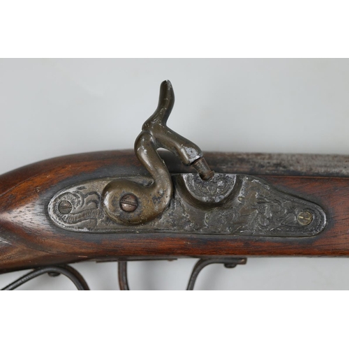 144 - Decorative wall mounted flintlock rifle