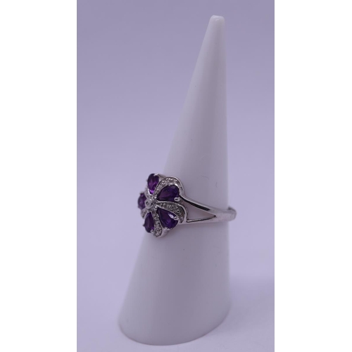 17 - Silver amethyst set ring - Size L