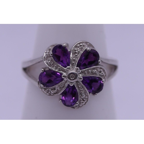 17 - Silver amethyst set ring - Size L