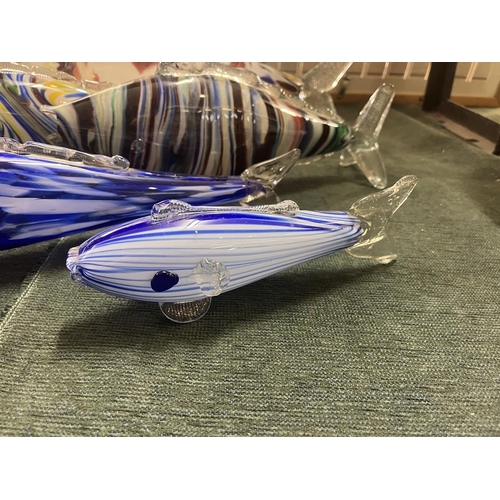 220 - Collection of Romanian glass fish - Approx lengths: 50cm, 37cm, 34cm, 32cm and 23cm