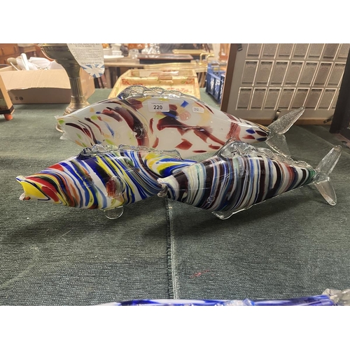 220 - Collection of Romanian glass fish - Approx lengths: 50cm, 37cm, 34cm, 32cm and 23cm