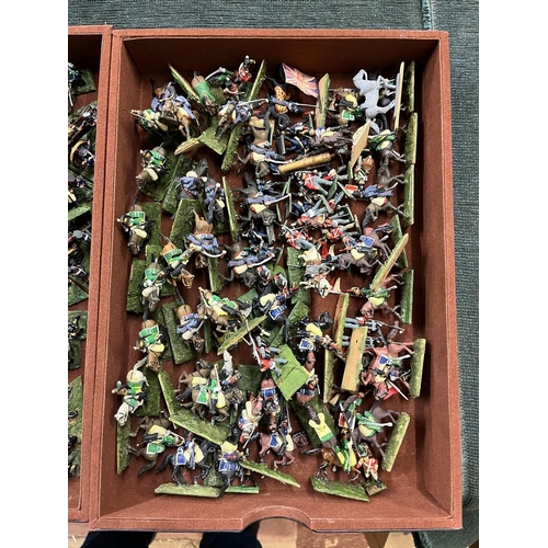 223 - Huge collection of hand painted lead soldiers with wargaming/reference books