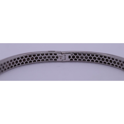 34 - Silver bangle