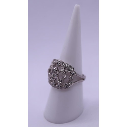 35 - Fine platinum diamond set ring - Size M