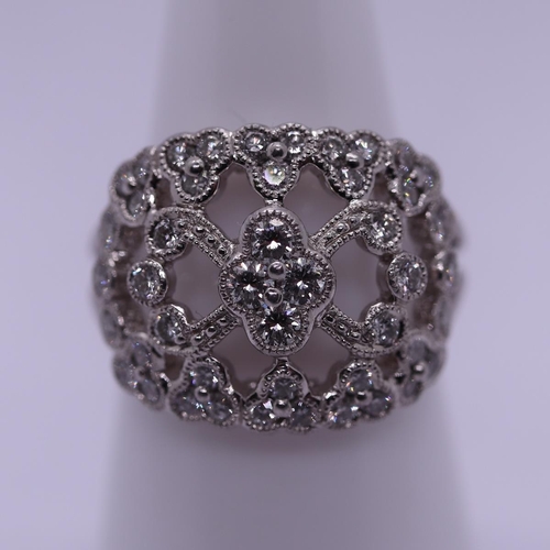 35 - Fine platinum diamond set ring - Size M