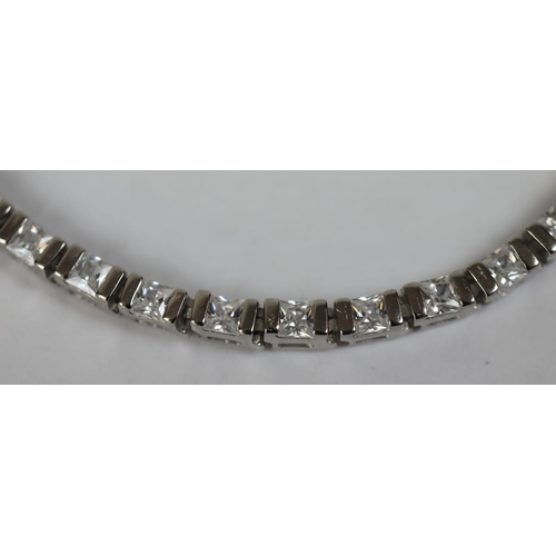 39 - Silver stone set bracelet