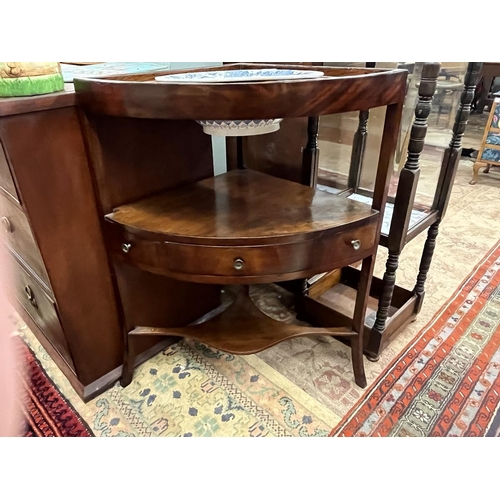 390 - Antique mahogany washstand & bowl