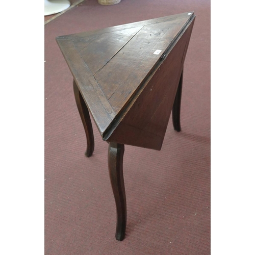 405 - 18thC French envelope table - Approx L: 72cm W: 72cm H: 70cm