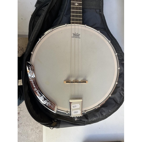 422 - Union series banjo by Tanglewood together with music book