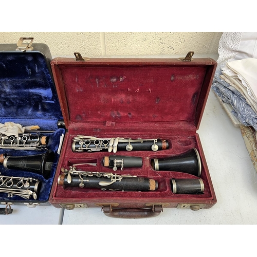 423 - 3 clarinets in original cases