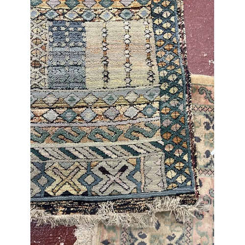 462 - Vintage geometric design rug, possibly Turkish - Size 230cm x 155cm